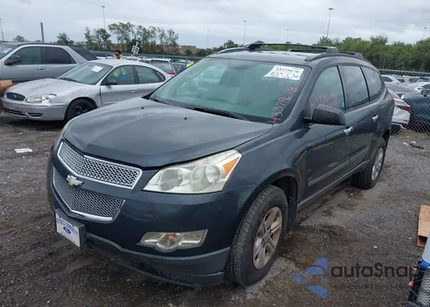2011 Chevrolet Traverse Ls z USA, uszkodzony, nr VIN 1GNKREED2BJ358695